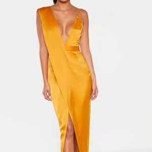 Pretty little thing muster gown size 8